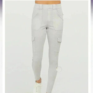 SPANX Stretch Twill Ankle Cargo Pant size XS Color     Crystal Grey